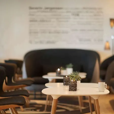 Severin Kursuscenter Og Konferencehotel 米泽尔法特