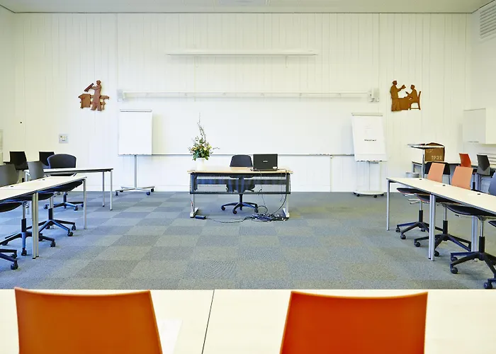 Severin Kursuscenter Og Konferencehotel ホテル ミゼルファート